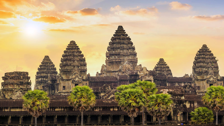 Kambodscha-Siem-Reap-Angkor-Wat-Abend.jpg