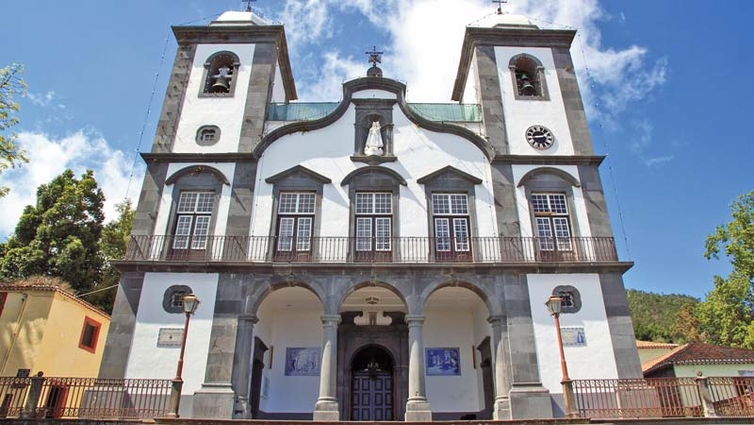 Madeira-Funchal-Kirche-Monte-Fotolia_43382703_M.jpg