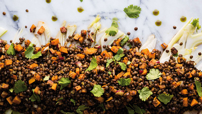 Belugalinsensalat mit Süsskartoffel und Fenchel