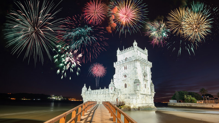 Lissabon-Silvester-AdobeStock_496009220.jpg