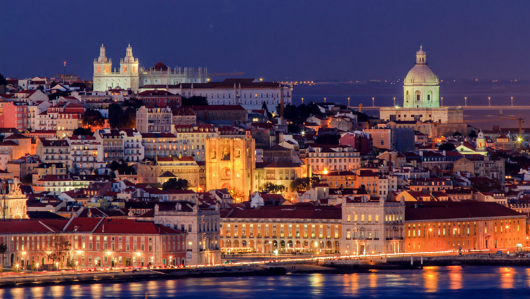 Lissabon-Panorama-Abend-AdobeStock_96700558.jpg