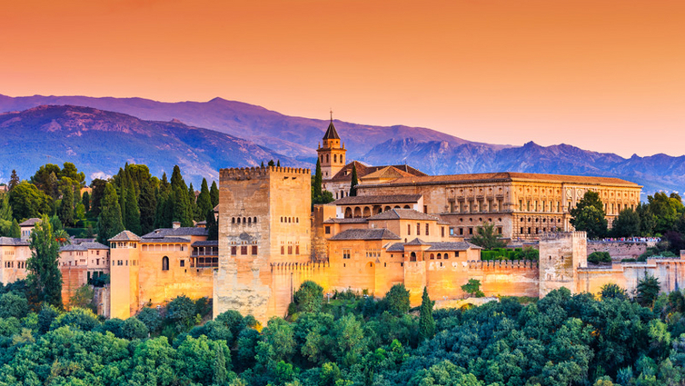 Alhambra-Granada-iStock-654744376.jpg