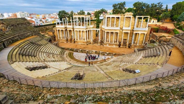 Das-römische-Amphitheater-in-Mérida---_10_---Credit-JackF---stock.adobe.jpg
