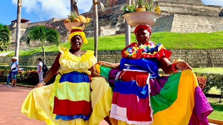 Cartagena-Burg-mit-Folklore-DFR.jpg
