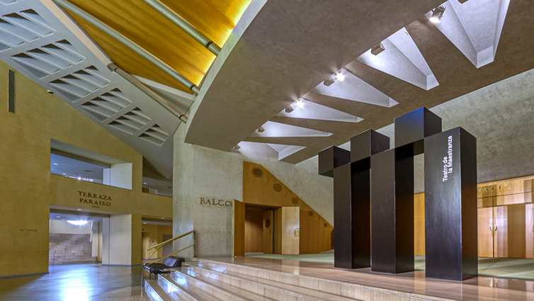 Teatro-de-la-Maestranza-3-_c_-Guillermo-Mendo.jpg