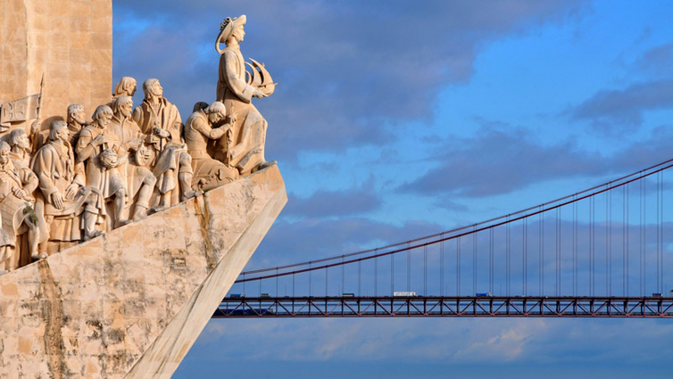 Lissabon-Seefahrerdenkmal-Fotolia_10964616_M.jpg